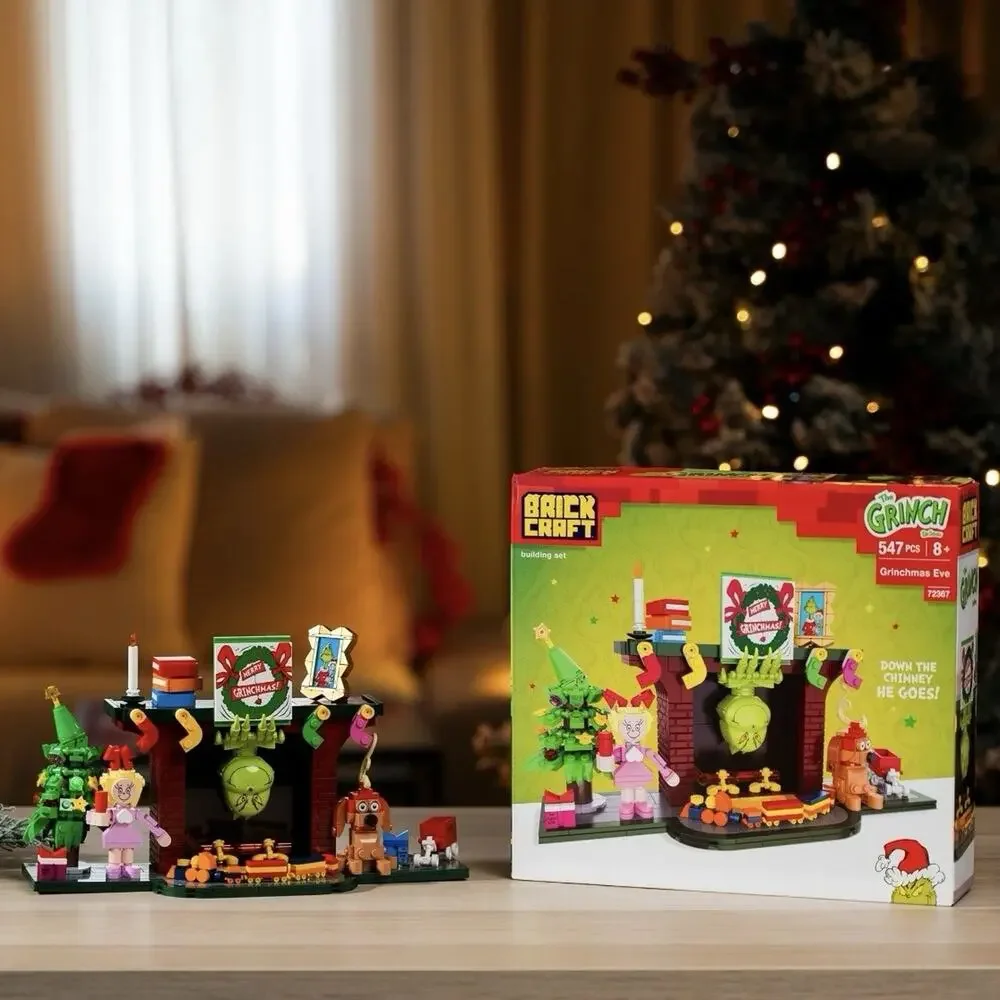 Brickcraft The Grinch Grinchmas Eve Fireplace Building Kit, 547 Pieces, Holiday